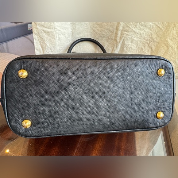 Prada Galleria Saffiano leather bag, Medium size - Picture 12 of 16